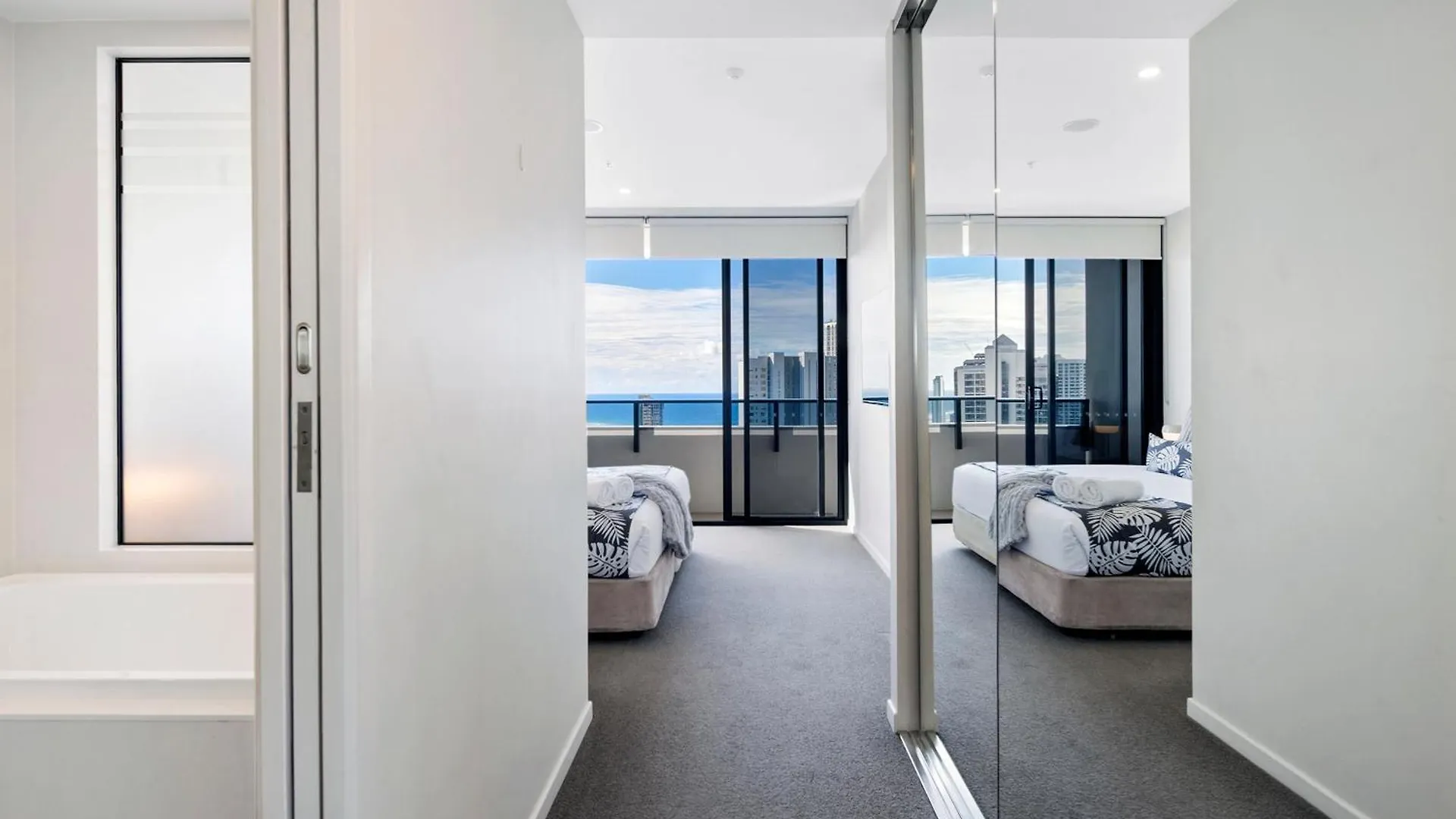 Ruby Building - Self Contained, Privately Managed Apartments Gold Coast 0*,