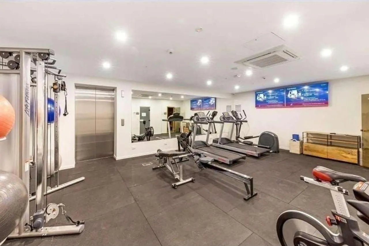 Ruby Building - Self Contained, Privately Managed Apartments Gold Coast Australia
