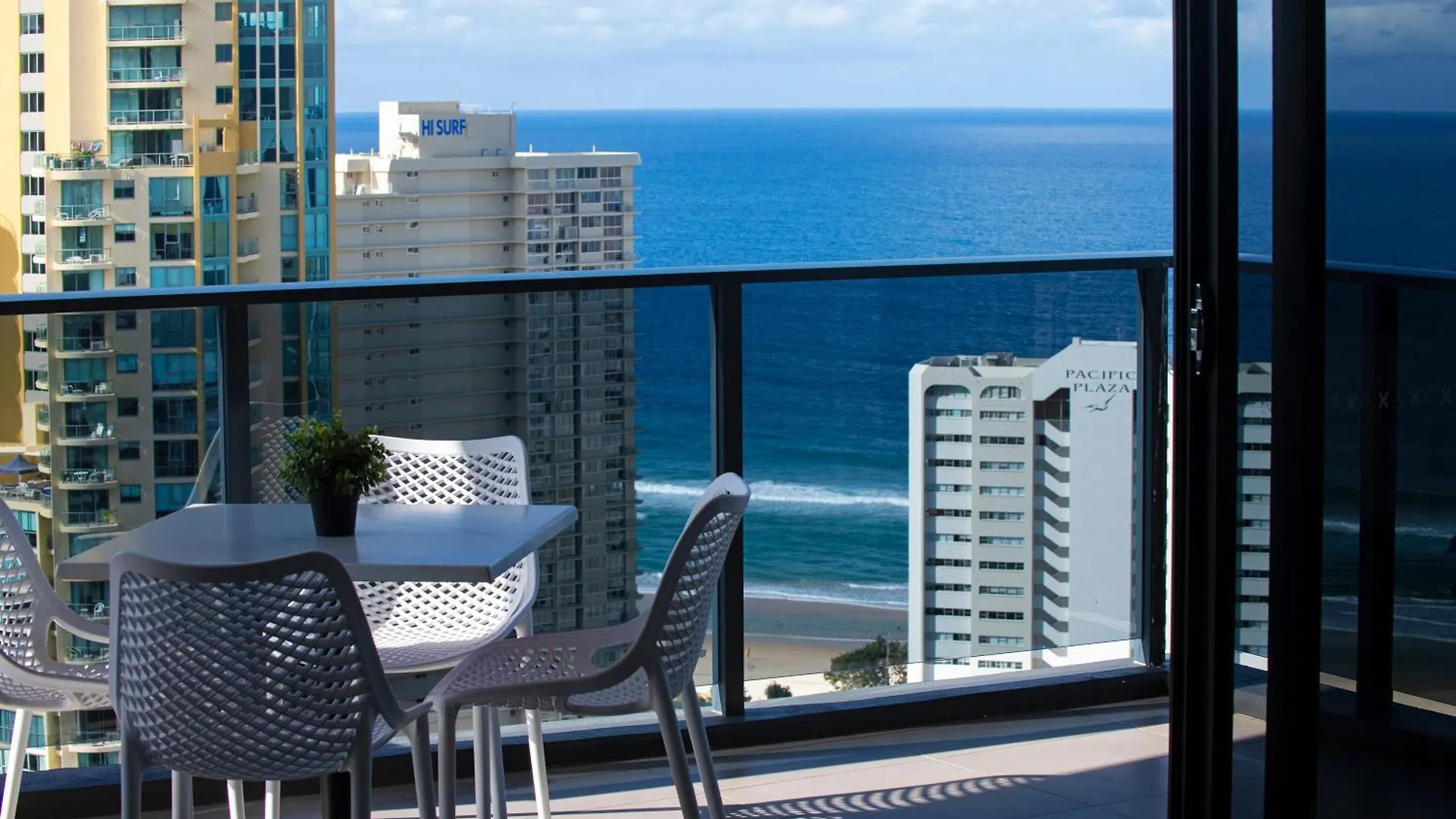 Ruby Building - Self Contained, Privately Managed Apartments Gold Coast 0*,
